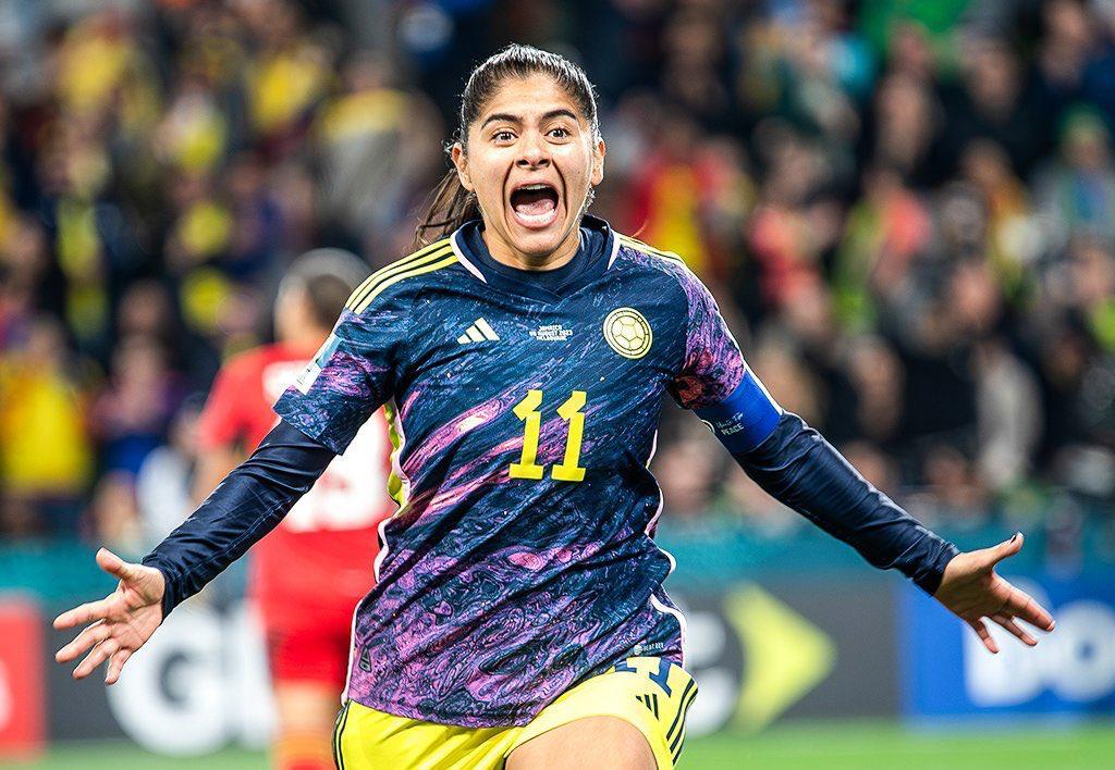 Colombia hace historia y clasifica a cuartos de final